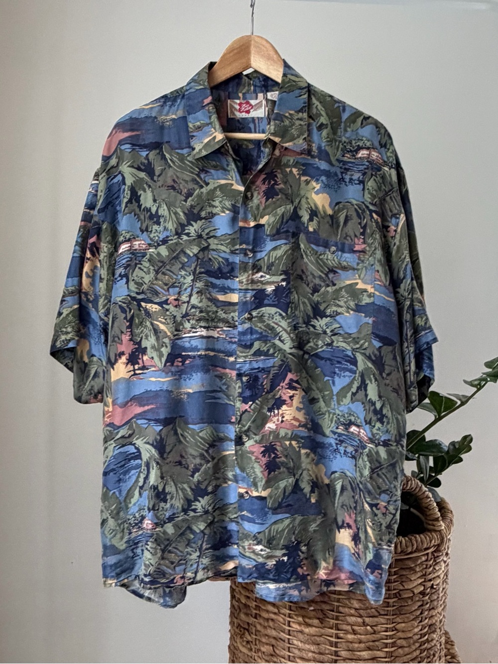 ⭐ Men's HILO HATTIE 100% Silk Button Down Front Hawaiian Shirt Size Large L